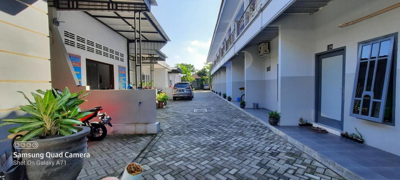 Omah Kost Family Syariah Hotel 4*